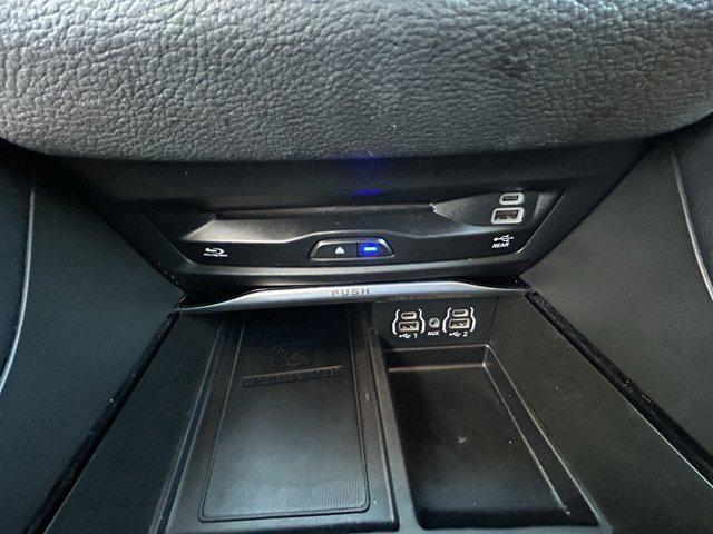 Photo of 2022 Fathom Blue Pearlcoat Chrysler Pacifica