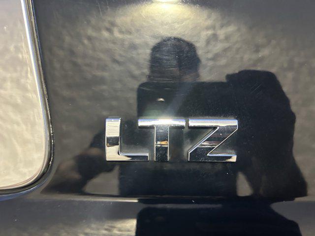 Photo of 2015 Black Chevrolet Suburban