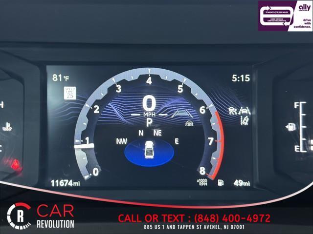 Photo of 2024 White Toyota Tacoma