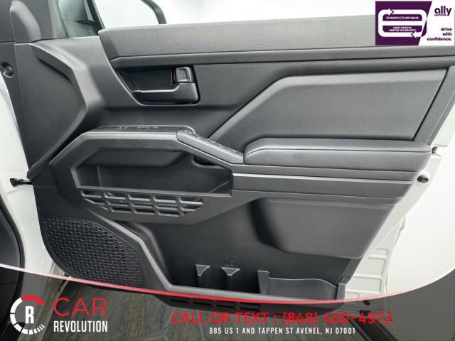 Photo of 2024 White Toyota Tacoma
