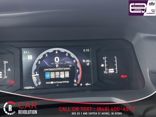 Photo of 2024 White Toyota Tacoma
