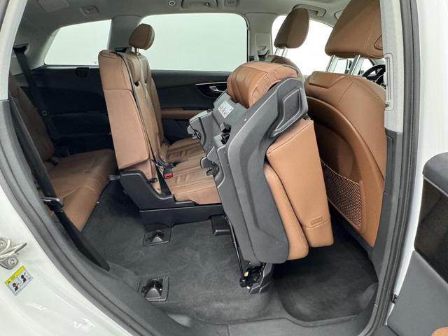Photo of 2023 Carrara White Audi Q7
