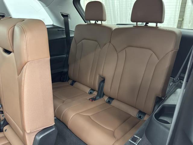 Photo of 2023 Carrara White Audi Q7