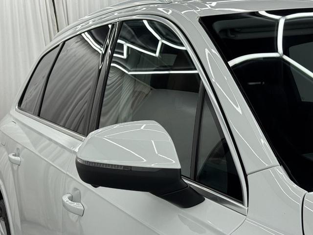 Photo of 2023 Carrara White Audi Q7