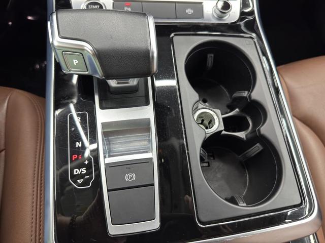 Photo of 2023 Carrara White Audi Q7