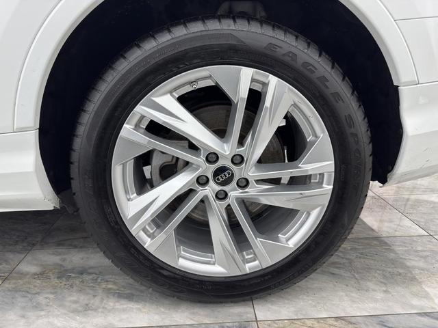 Photo of 2023 Carrara White Audi Q7