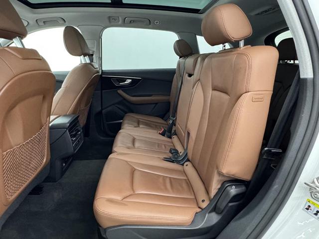 Photo of 2023 Carrara White Audi Q7