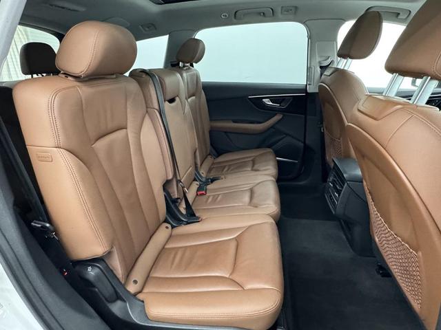 Photo of 2023 Carrara White Audi Q7