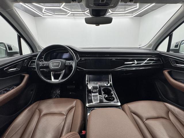 Photo of 2023 Carrara White Audi Q7
