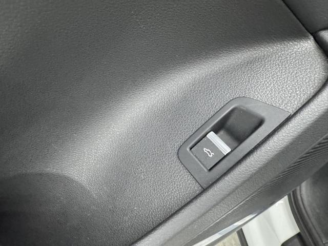 Photo of 2023 Carrara White Audi Q7