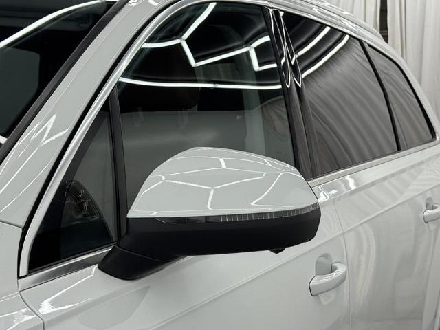 Photo of 2023 Carrara White Audi Q7