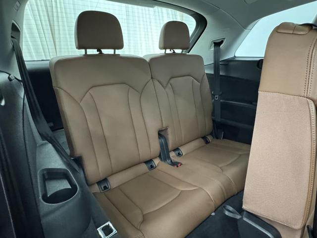 Photo of 2023 Carrara White Audi Q7