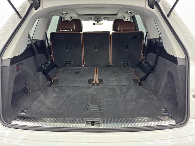 Photo of 2023 Carrara White Audi Q7
