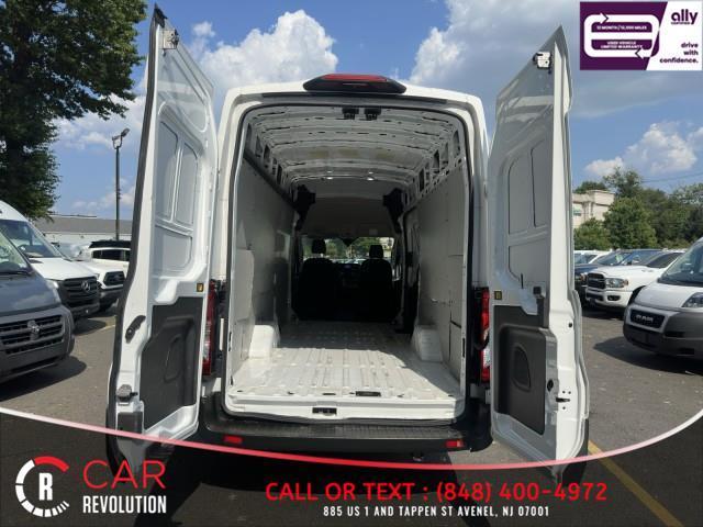 Photo of 2022 White Ford Transit-250