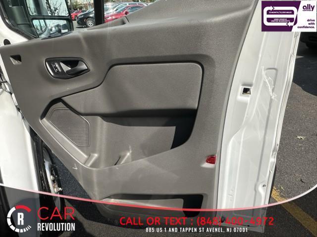 Photo of 2022 White Ford Transit-250