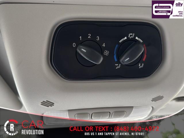 Photo of 2018 White Ford Transit-350