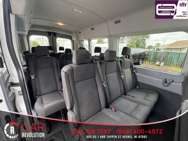 Photo of 2018 White Ford Transit-350