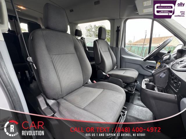 Photo of 2018 White Ford Transit-350