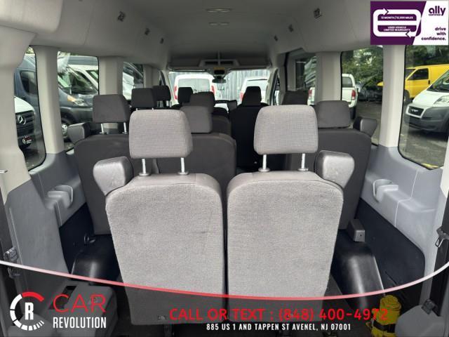 Photo of 2018 White Ford Transit-350