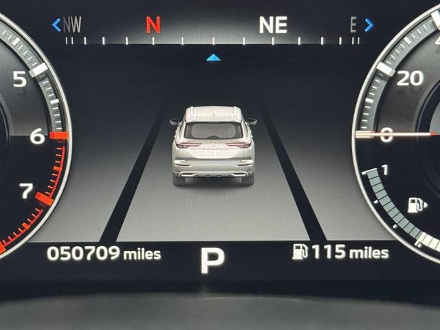 Photo of 2023 White Diamond Mitsubishi Outlander