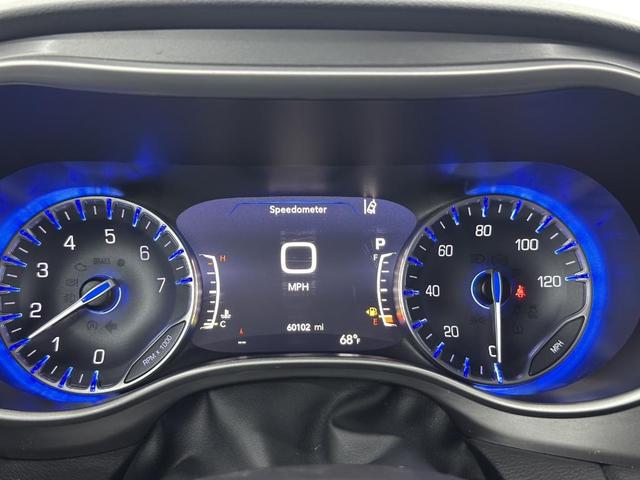 Photo of 2023 Brilliant Black Crystal Pearlcoat Chrysler Pacifica