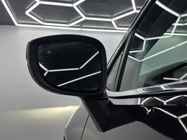 Photo of 2023 Brilliant Black Crystal Pearlcoat Chrysler Pacifica