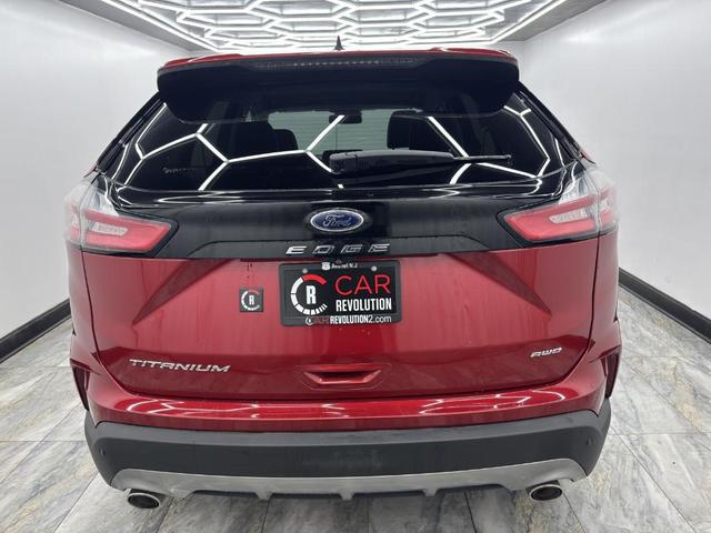 Photo of 2022 Rapid Red Metallic Tinted Clearcoat Ford Edge