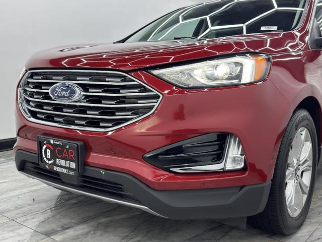 Photo of 2022 Rapid Red Metallic Tinted Clearcoat Ford Edge