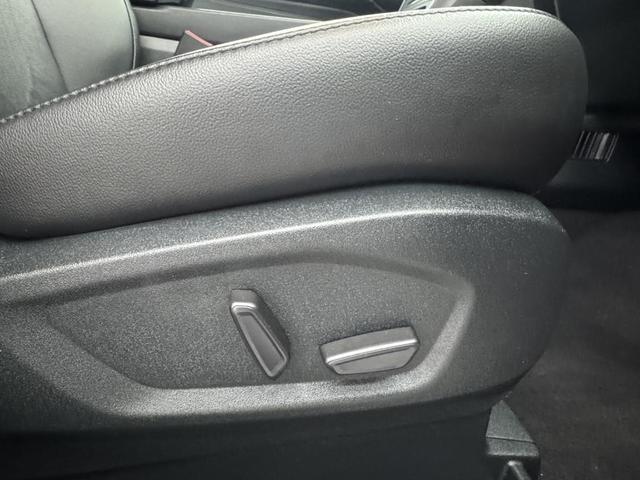 Photo of 2022 Rapid Red Metallic Tinted Clearcoat Ford Edge