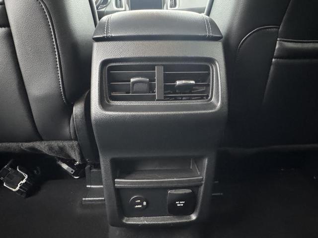 Photo of 2022 Rapid Red Metallic Tinted Clearcoat Ford Edge