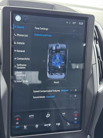 Photo of 2022 Rapid Red Metallic Tinted Clearcoat Ford Edge