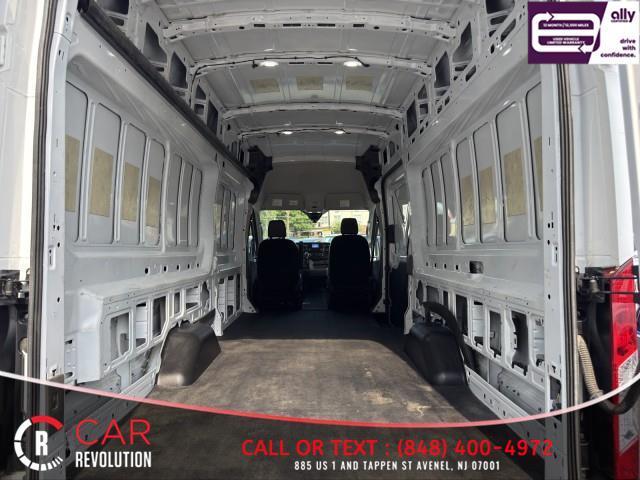 Photo of 2024 White Ford Transit-350