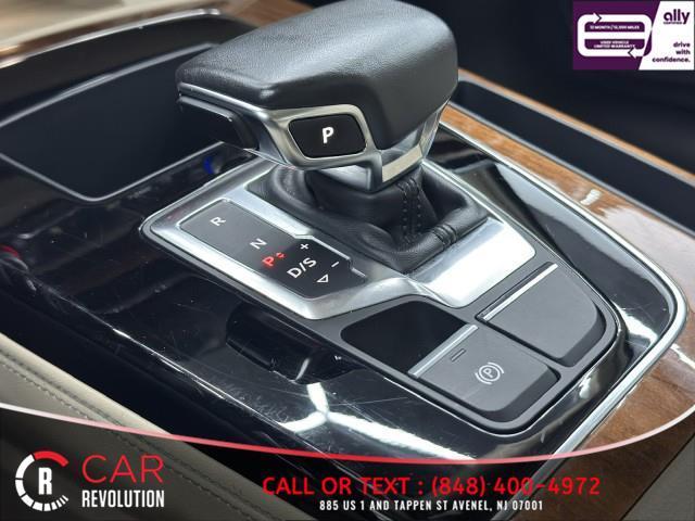Photo of 2023 Ibis White Audi Q5