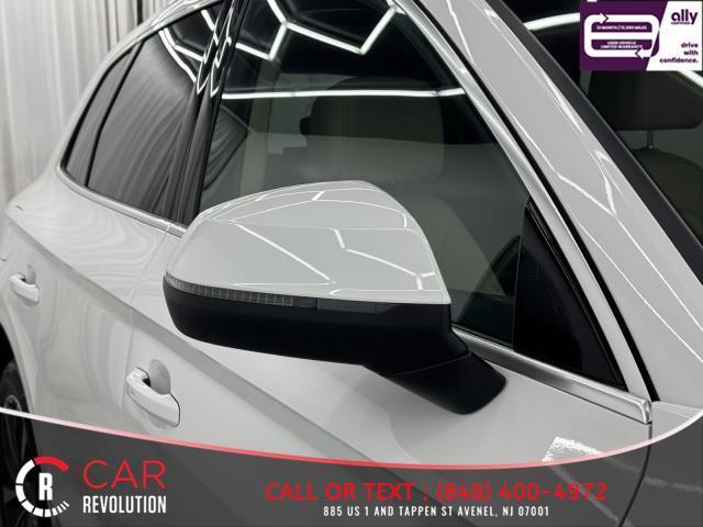 Photo of 2023 Ibis White Audi Q5