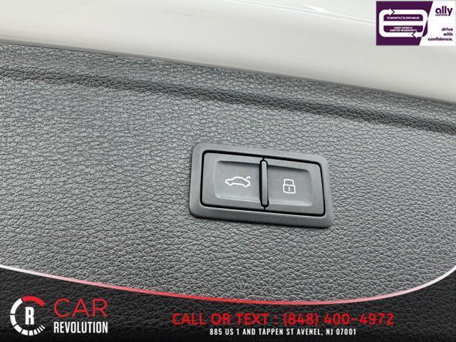 Photo of 2023 Ibis White Audi Q5
