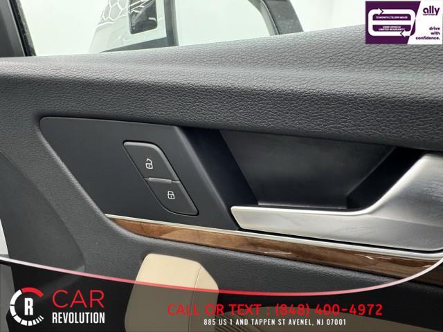 Photo of 2023 Ibis White Audi Q5