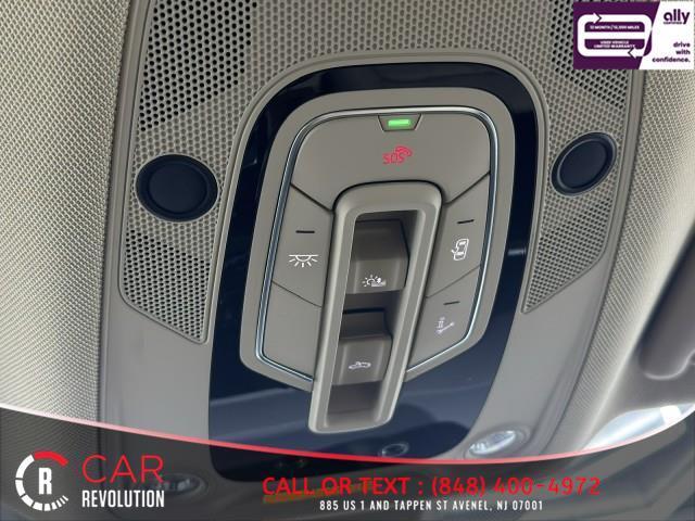 Photo of 2023 Ibis White Audi Q5