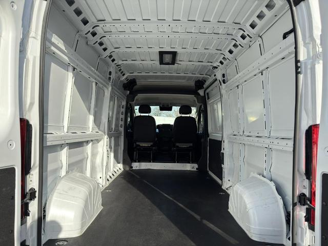 Photo of 2025 Bright White Clearcoat RAM ProMaster 2500