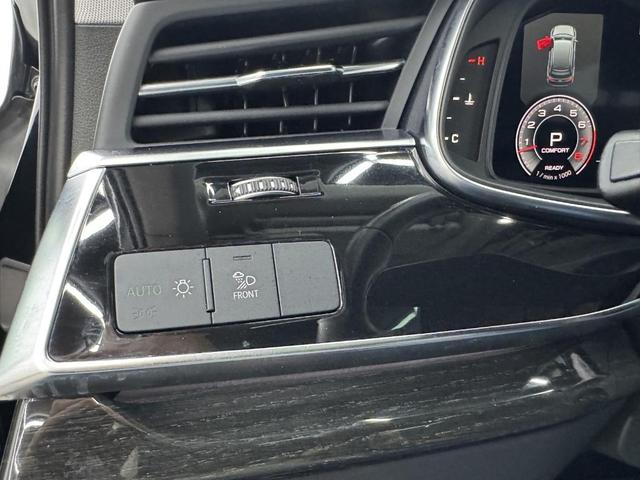 Photo of 2023 Mythos Black Metallic Audi Q7