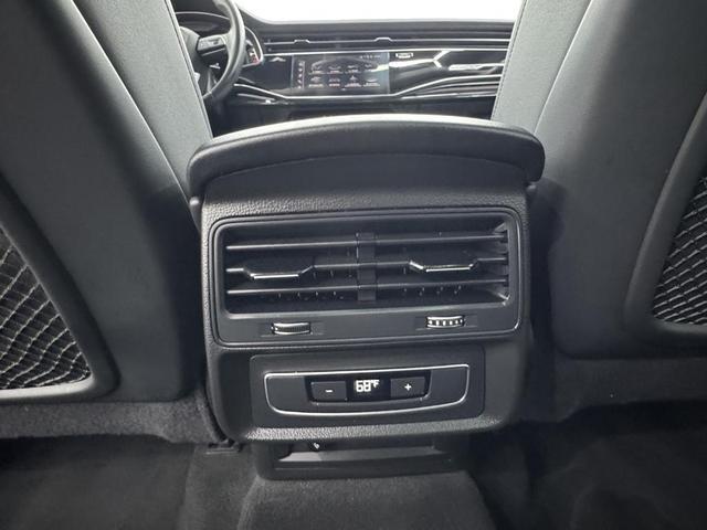 Photo of 2023 Mythos Black Metallic Audi Q7