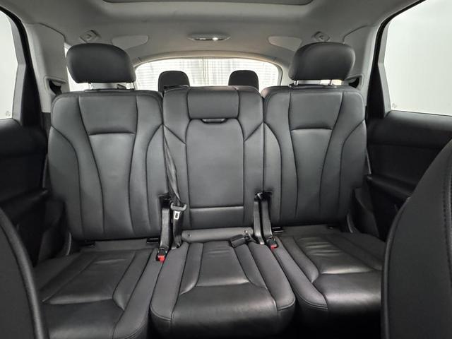 Photo of 2023 Mythos Black Metallic Audi Q7