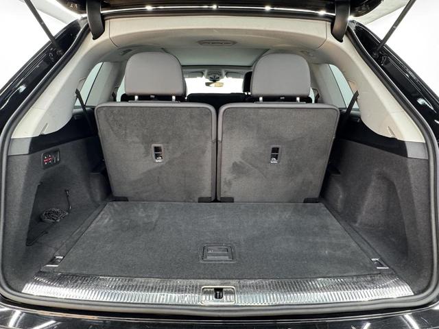 Photo of 2023 Mythos Black Metallic Audi Q7