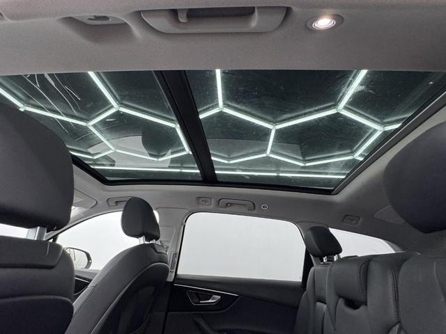 Photo of 2023 Mythos Black Metallic Audi Q7