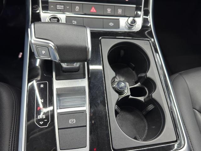 Photo of 2023 Mythos Black Metallic Audi Q7