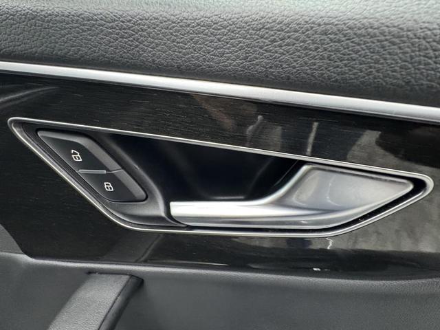 Photo of 2023 Mythos Black Metallic Audi Q7