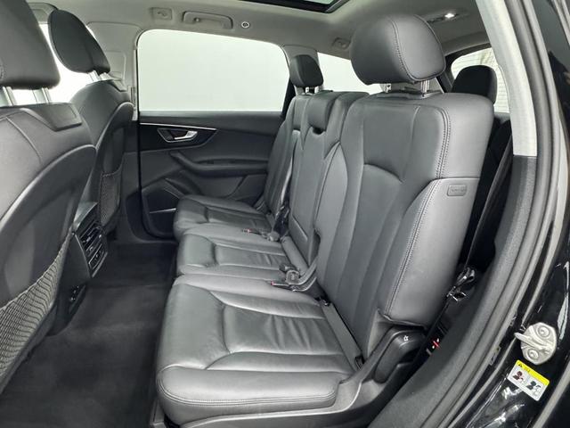 Photo of 2023 Mythos Black Metallic Audi Q7