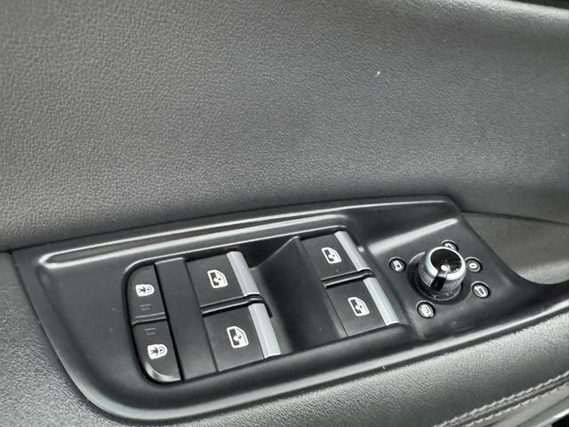 Photo of 2023 Mythos Black Metallic Audi Q7