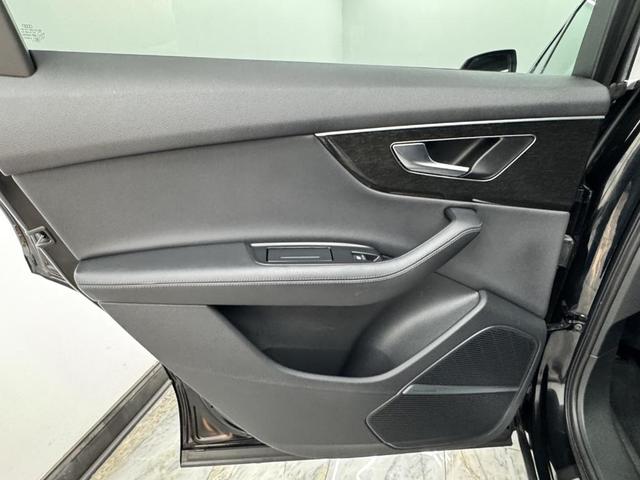 Photo of 2023 Mythos Black Metallic Audi Q7