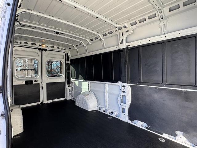 Photo of 2022 Bright White Clearcoat RAM ProMaster 3500