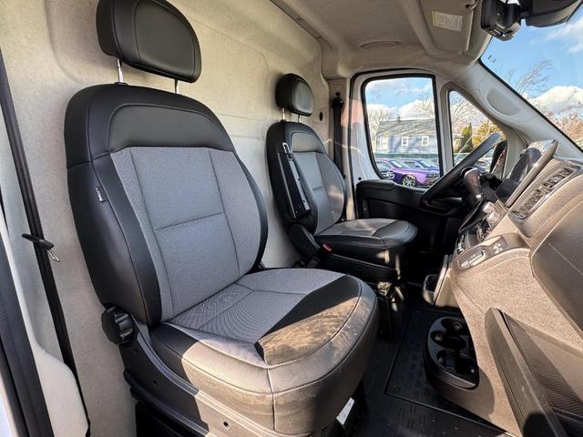 Photo of 2022 Bright White Clearcoat RAM ProMaster 3500
